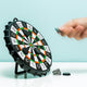 Markenlose Dartscheibe mit Bierdeckeln ohne Marke