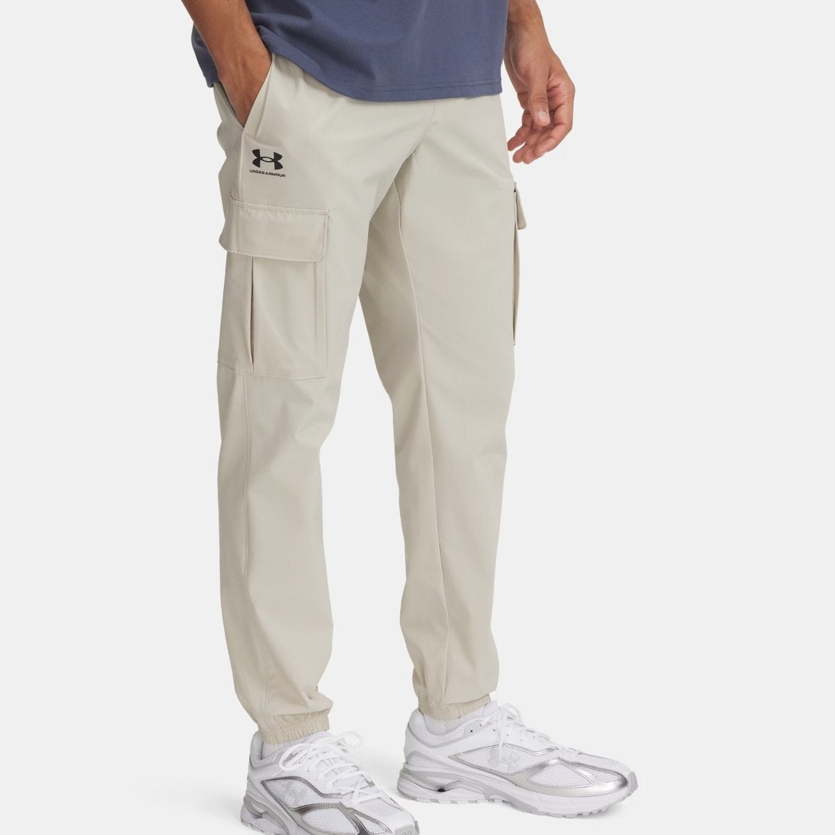 Under Armour Herren-Sporthose „UA Vibe Woven Cargo Pants-Brn“ – Khaki-Basis – Schwarz
