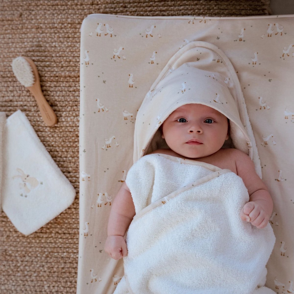 Little Dutch Wickelauflagenbezug – Beige – Newborn Naturals – Little Goose