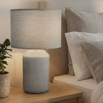 Briloner ino – Tischlampe Schlafzimmer – mit Stoffschirm, Keramiksockel – Nachttischlampe – Tischlampe – ø22 x 37,5 cm – Grau