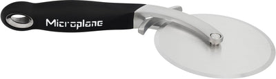 Microplane Pizzaschneider Pro - Schwarz - mit Teigspieß