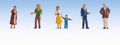 Noch 0015481 h0 Passanten. Figuren bemalt, stehend