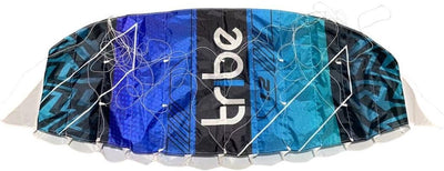 Rhombus Tribe 1.2 Matratzendrachen 126x55 cm blau schwarz