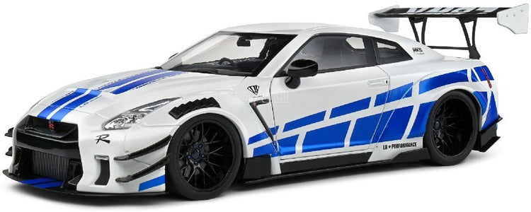 Solido Nissan GT-R (R35) mit Liberty Walk Bodykit 2.0 '24, silberner Maßstab 1:18