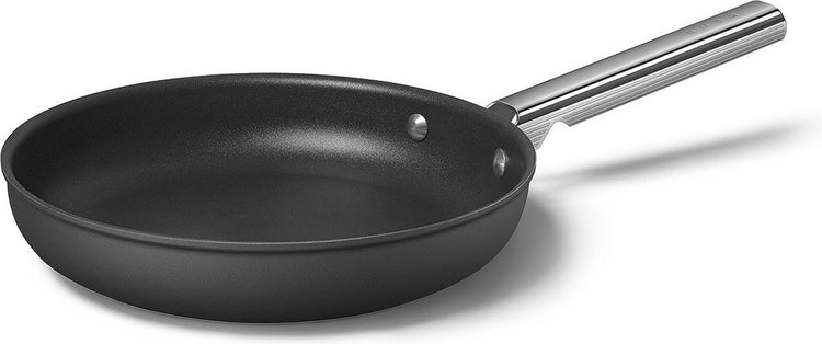 Smeg Bratpfanne schwarz matt – ø 26 cm – Standard-Antihaftbeschichtung