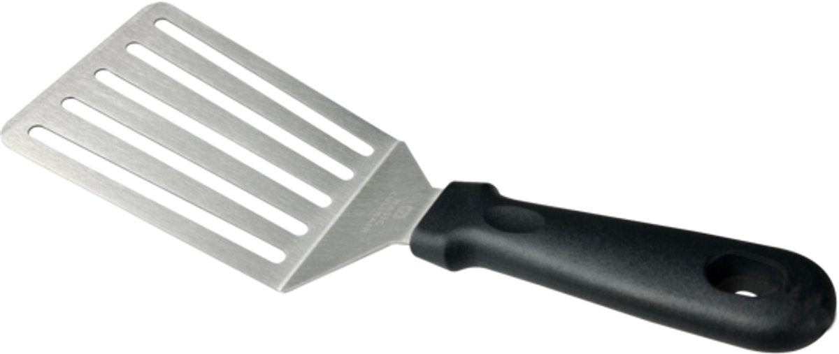 Einfacher kulinarischer Grillspatel mit Schlitzen