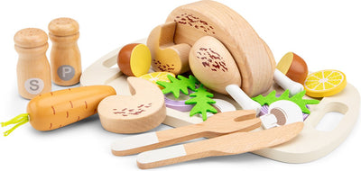 Woet® Spielzeugset „Brathähnchen“ mit Gemüse aus Holz – inklusive Tablett, Besteck und Salzpfeffer – FSC – Spielzeugnahrung – Rollenspiel-Küchenspielzeug – ab 2 Jahren