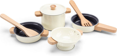 Woet® Metallpfannenset weiß – 7-teiliges Set mit Sieb und Kochutensilien aus Holz – Spielzeugküchenset – Spielzeugküchenzubehör für Kinder – Rollenspiel-Küchenspielzeug – ab 2 Jahren
