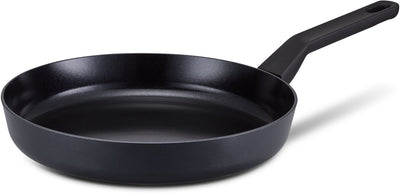 Brabantia Onyx R NS Bratpfanne. ø 28 cm – 100 % PFAS-frei – induktionsgeeignet – 100 % recyceltes, leichtes Aluminium – hitzebeständiger ergonomischer Griff – Keramikbeschichtung – doppelte Antihaftbeschichtung – schwarz