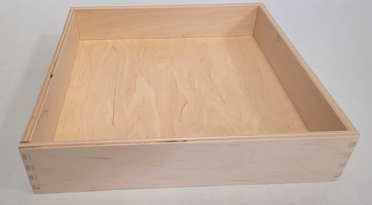 Alexander Spielzeug | Spielkiste aus Holz 25x25x5cm