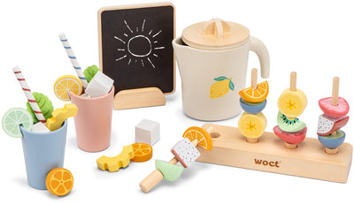 Woet® Holz-Sommerparty-Spielset – Limonadenständer – 37-teiliges Set inklusive Obstspieße, Eiswürfel, Becher, Krug und Kreidetafel – Spielzeug-Essen und Getränke – Rollenspiel-Spielzeug – ab 3 Jahren