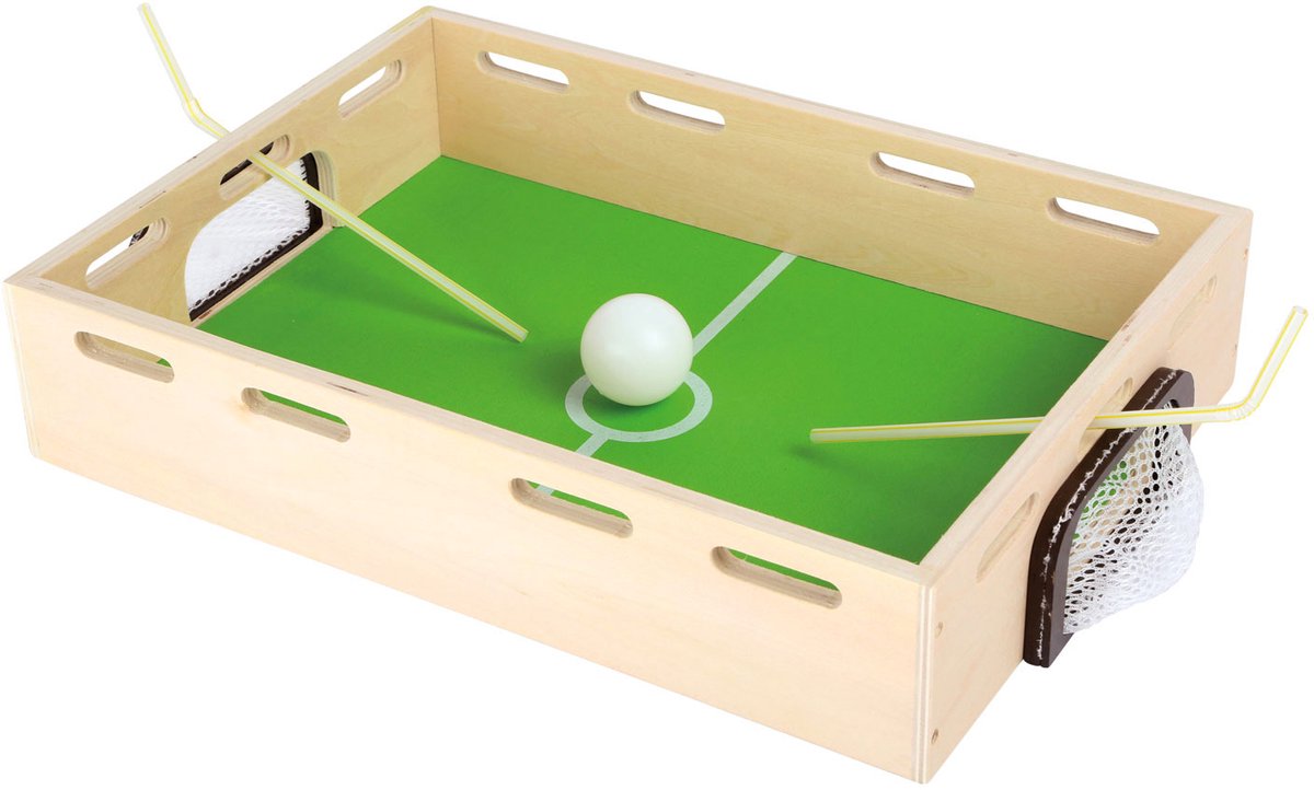 Kleiner Fußballspiel aus Holzhölzernblasen