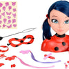 Bandai – Miraculous Ladybug – Miraculous Deluxe-Stylingkopf 21 cm – Marienkäfer-Stylingkopf + 30 Zubehörteile, Clips, Bänder, Schmuck – Miraculous offiziell lizenziert – Kinderspielzeug ab 4 Jahren – P50247