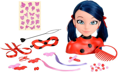 Bandai – Miraculous Ladybug – Miraculous Deluxe-Stylingkopf 21 cm – Marienkäfer-Stylingkopf + 30 Zubehörteile, Clips, Bänder, Schmuck – Miraculous offiziell lizenziert – Kinderspielzeug ab 4 Jahren – P50247