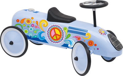 Goki keuert Fahrzeug Retro Blau