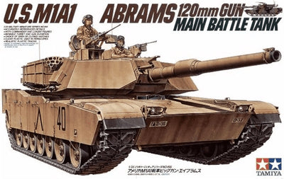 Tamiya Modellbausatz Militärfahrzeuge – 35158 US MBT M1A1 Abrams mit Minenpflug und 2 Figuren aus Kunststoff – 1:35 – Modellbausatz