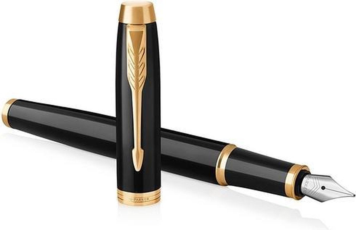 Parker im Füllfederhalter | schwarzer Lack mit goldenen Details | feine Feder mit blauer Mine | Geschenkbox