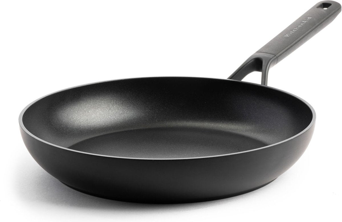 Klassische Bratpfanne aus geschmiedetem Aluminium von Kitchenaid, ø28 cm, Schwarz, Induktion, Antihaftbeschichtung, PFAS-frei