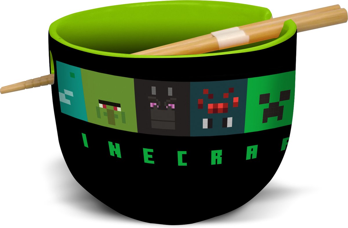 Stor Minecraft – Charaktere stehen einer Ramenschüssel mit Stäbchen gegenüber