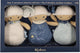 Kaloo doux sommeil – 3 Schaf-Doudou-Kuscheltücher – drei Schaf-Schnullerhalter, jeder mit seiner eigenen Besonderheit und Farbe, so dass das Baby ihn als Kuscheltier verwenden kann, der Schnuller aber auch an dem feinen Band befestigt werden kann