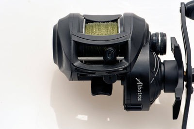 Albatros – BCR201L Baitcaster – Rolle – Kugellager 3+1 – bespult mit Geflecht – Aluminiumspule