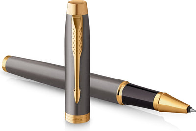 Parker im Tintenroller | graue Farbe mit goldenen Details | feine Edelstahlspitze | schwarze Tinte | Geschenkverpackung