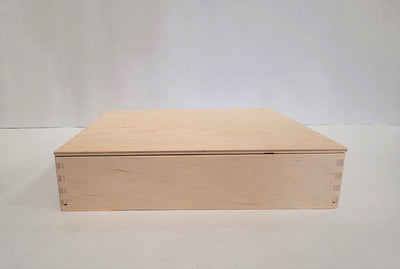 Alexander Toys Holzspielkiste - Sinnesspielzeug mit Deckel 25x25x5 cm.
