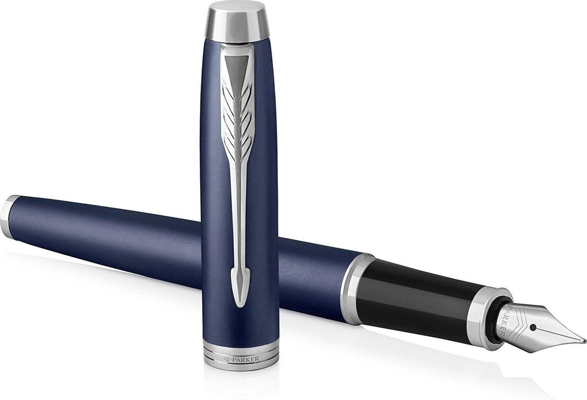 Parker IM Füllfederhalter – mittlere Spitze – blaue Tinte – mattblau – inkl. Geschenkbox
