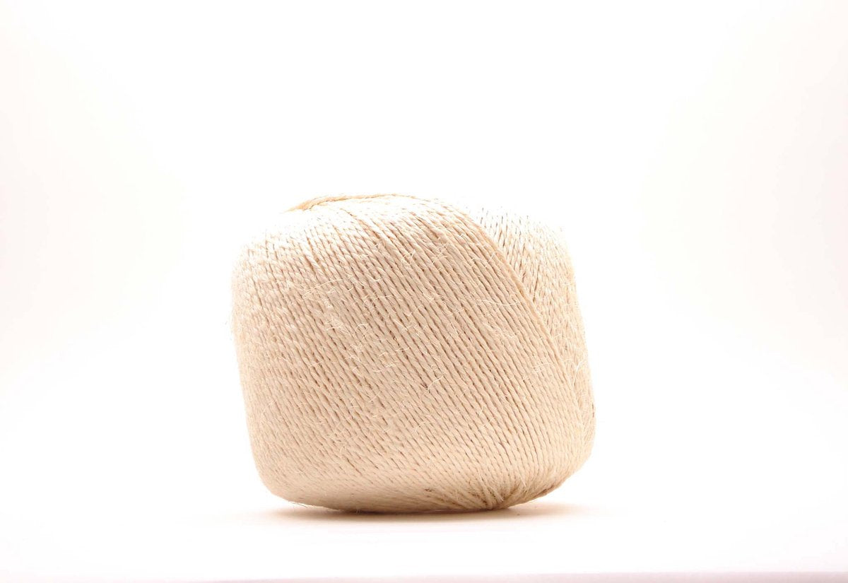 Twisk-Knäuel aus Sisal-Packseil, ca. 2,5 kg. 630 Meter