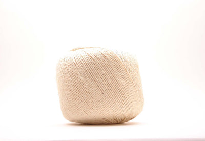 Twisk-Knäuel aus Sisal-Packseil, ca. 2,5 kg. 630 Meter