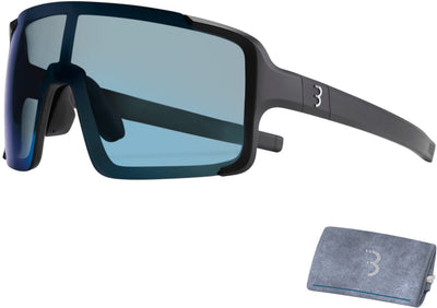 Bbb Cycling Fahrradbrille für Damen und Herren – Fahrrad-Sonnenbrille mit großer Linse für 100 % UV-Schutz – langlebige Sportbrille Vollrahmen – mattschwarz blau – Chester BSG-69