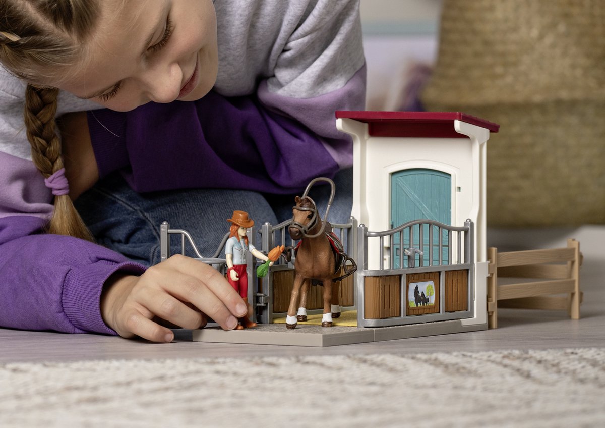 Schleich Horse Club Horse Box mit Hannah und Cayenne 42710
