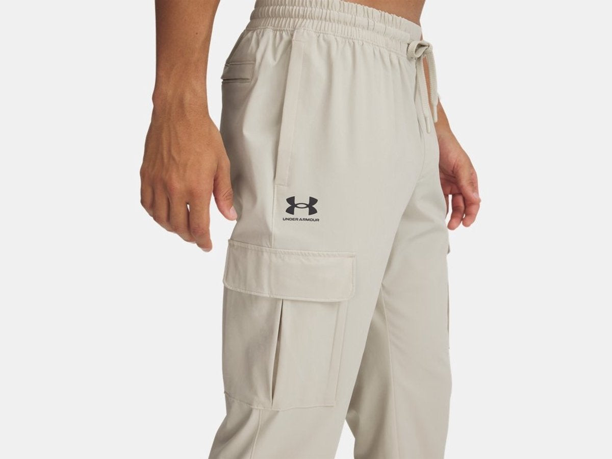 Under Armour Herren-Sporthose „UA Vibe Woven Cargo Pants-Brn“ – Khaki-Basis – Schwarz
