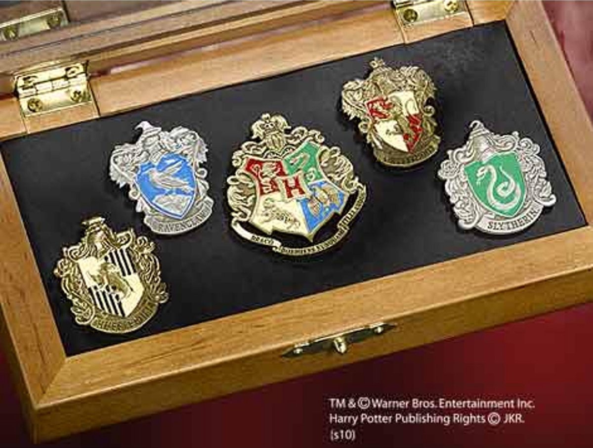 Die edle Hogwarts-Haus-Kollektion mit Anstecknadeln