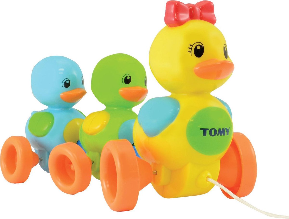 Tomy watschelt mit Quacksalbern