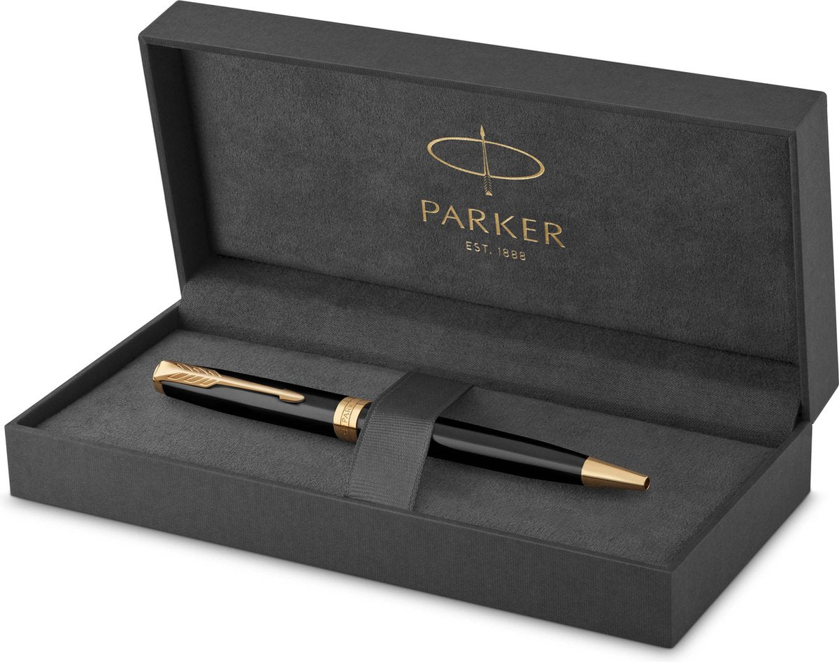 Parker Sonett Kugelschreiber | schwarzer Lack mit Goldrand | mittlere Spitze mit schwarzer Tinte | Geschenkverpackung