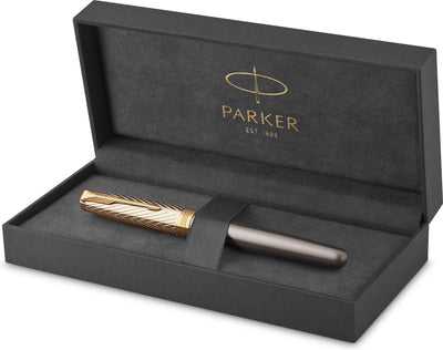 Parker Sonnet Pioneers Collection Tintenroller | grauer Lack mit goldener Kappe und Details | feiner Punkt | schwarze Tinte | mit Geschenkbox