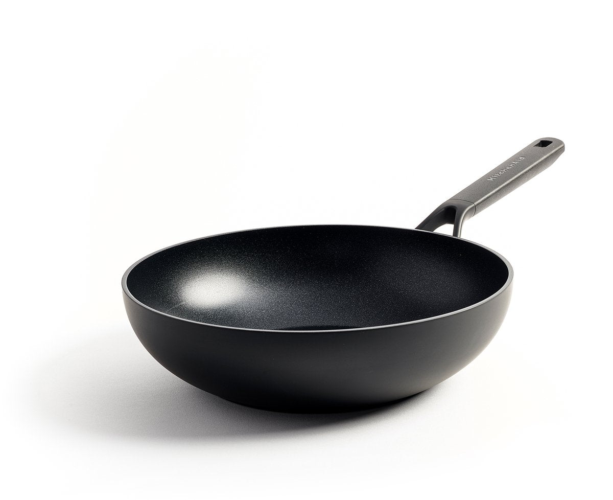 Classic Wok aus geschmiedetem Aluminium von Kitchenaid, ø28 cm, Schwarz, Induktion, antihaftbeschichtet, PFAS-frei