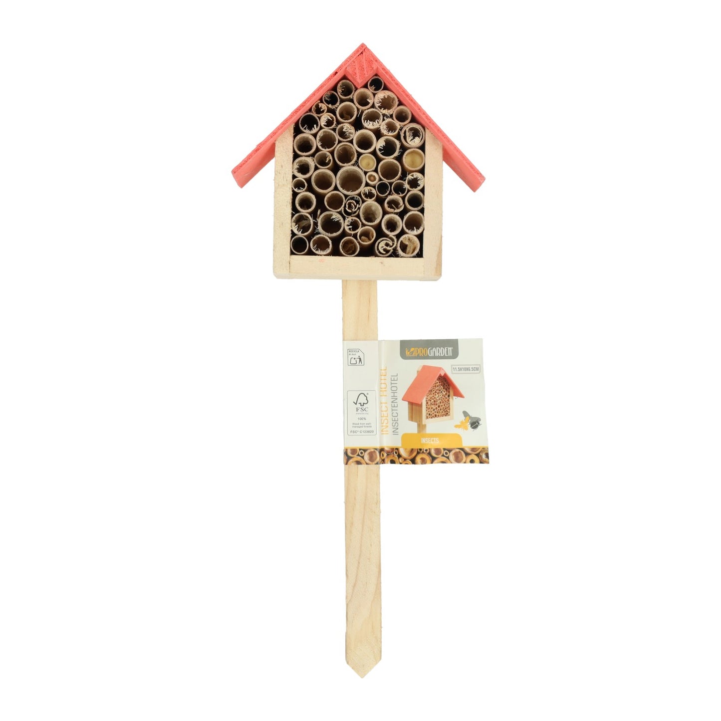 Insektenhotel aus Holz am Spieß