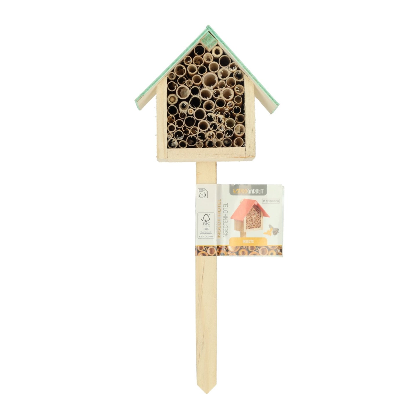 Insektenhotel aus Holz am Spieß