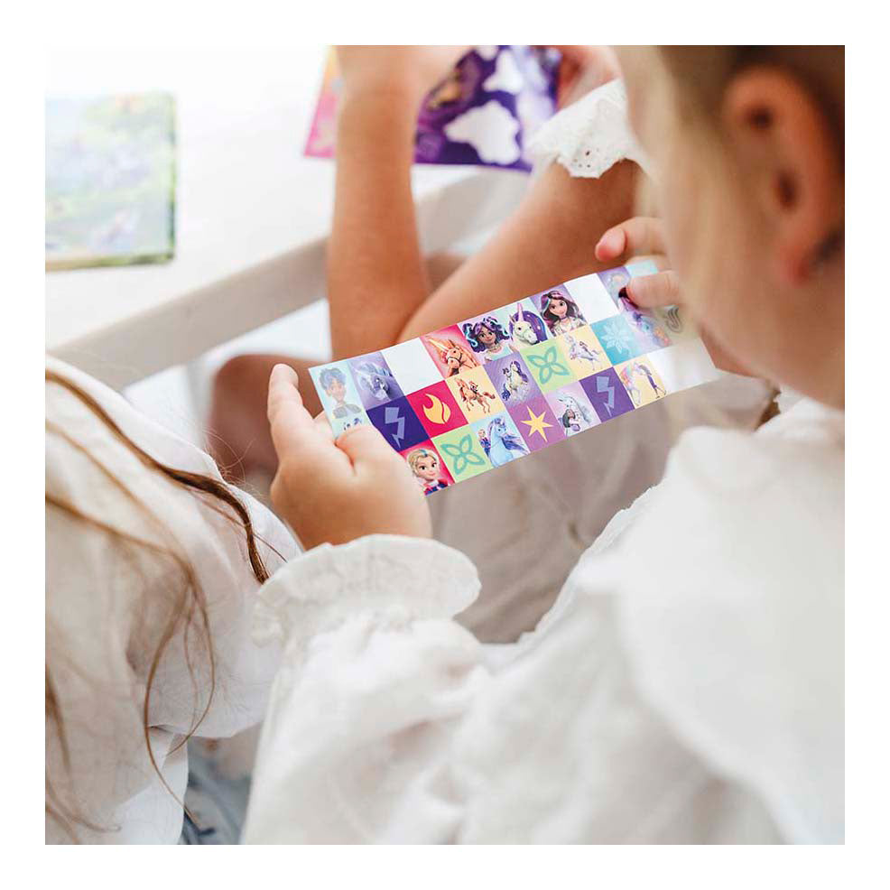 Creative Craft Group Totum Unicorn Academy-Aufkleberset – 3 Bögen + 1 Hintergrund