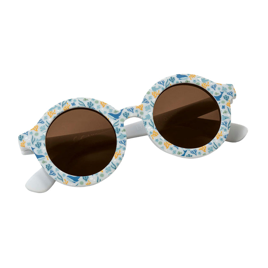 Kleine niederländische Kinder Sonnenbrille Ozean Träume blau