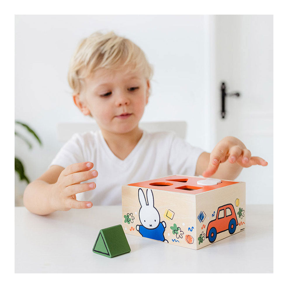 Bambino -Spielzeug bilden Eintopfholz