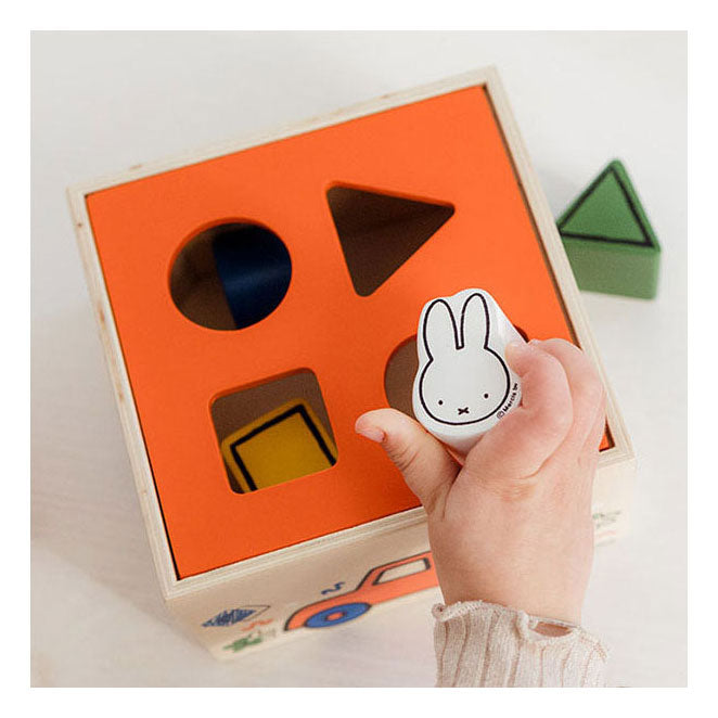 Bambino -Spielzeug bilden Eintopfholz