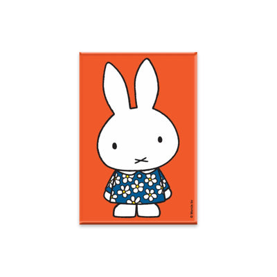 Miffy-Magnet und orange Blumen