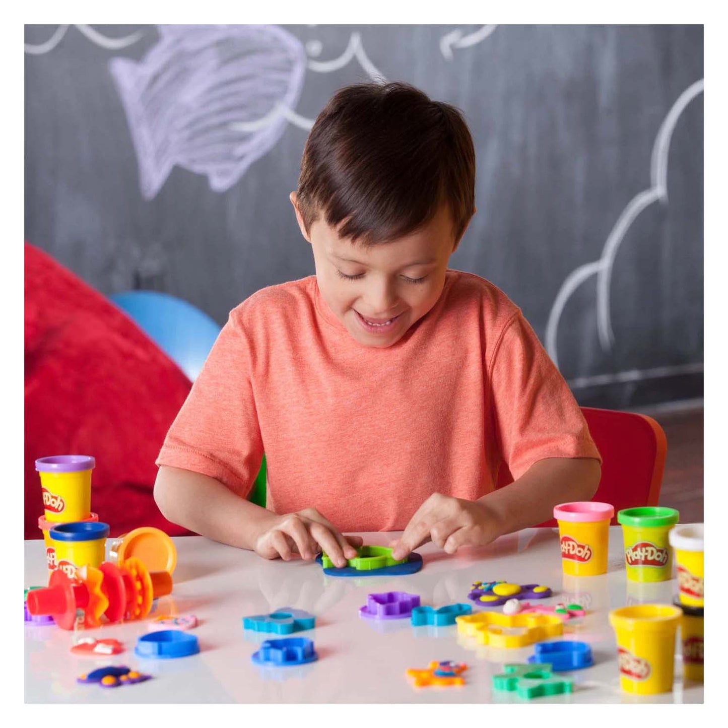 Play-Doh-Werkzeugset mit +30 Teilen und 10 Tontöpfen