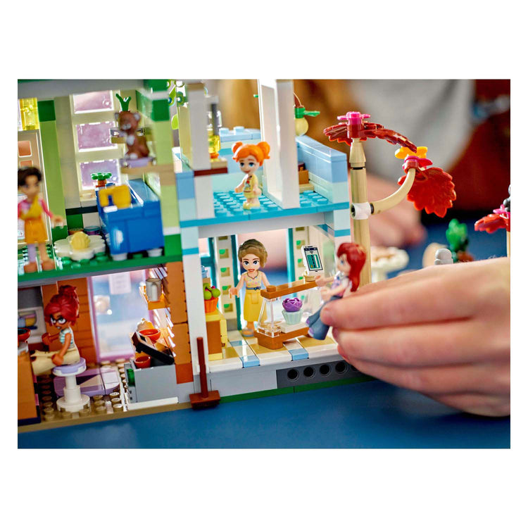 Lego Lego Freunde 42670 Heartlake City Apartments und Geschäfte