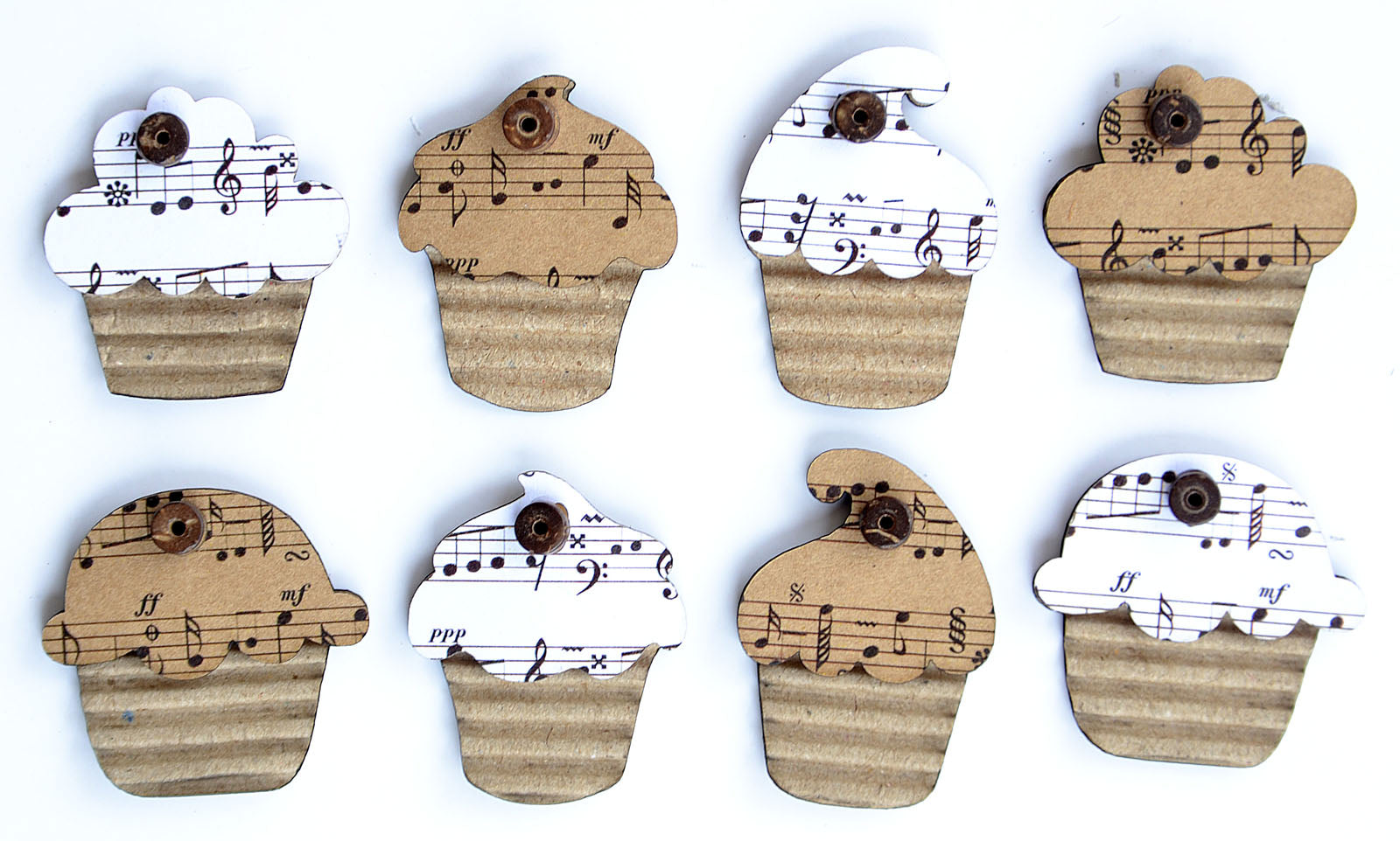 Vaessen creative • creative elements Cupcakes aus gewelltem, bedrucktem Kraftpapier, 8 Stück