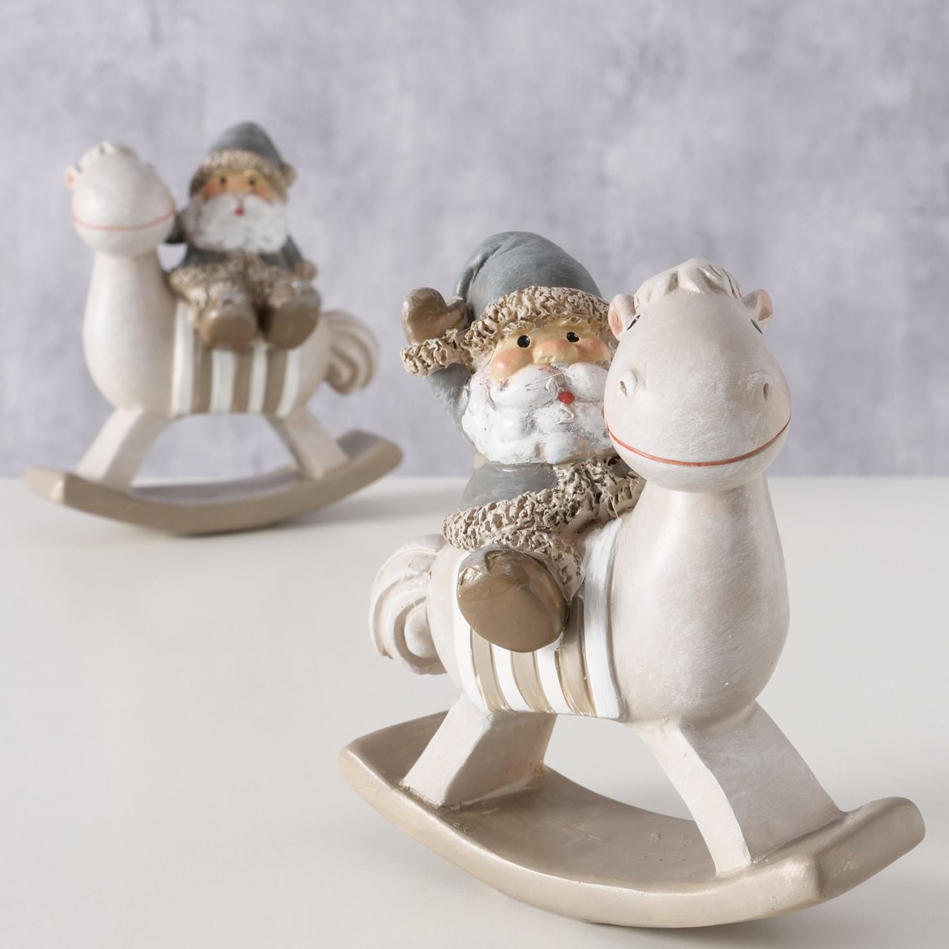 Boltze Home Weihnachtsmann auf Schaukelpferd aus Kunstharz, H11 cm