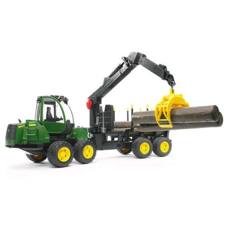 Bruder John Deere 1210e Forwarder mit vier Baumstämmen und